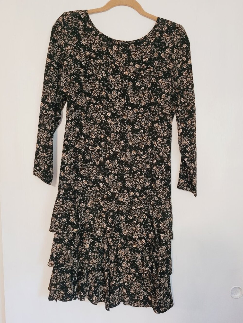 Ambria 100% Silk Floral Tiered Ruffle Dress Petite 6 Black Beige Long Sleeve